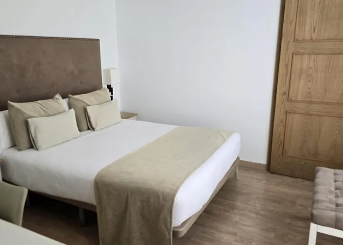 מלון Vistalegre Hotel-spa 2*