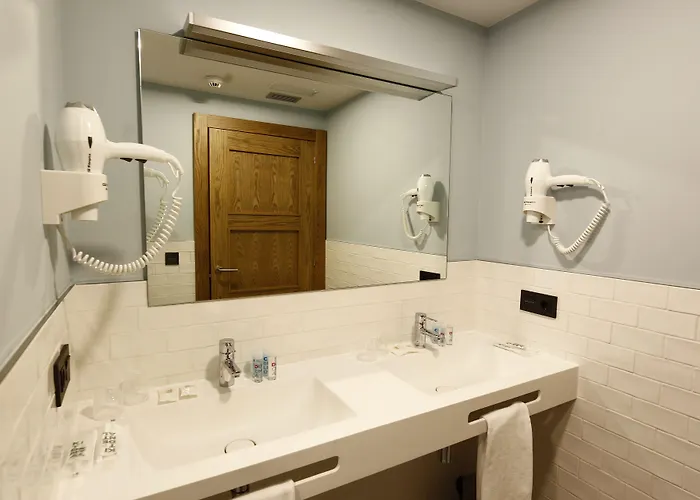 מלון Vistalegre Hotel-spa 2*